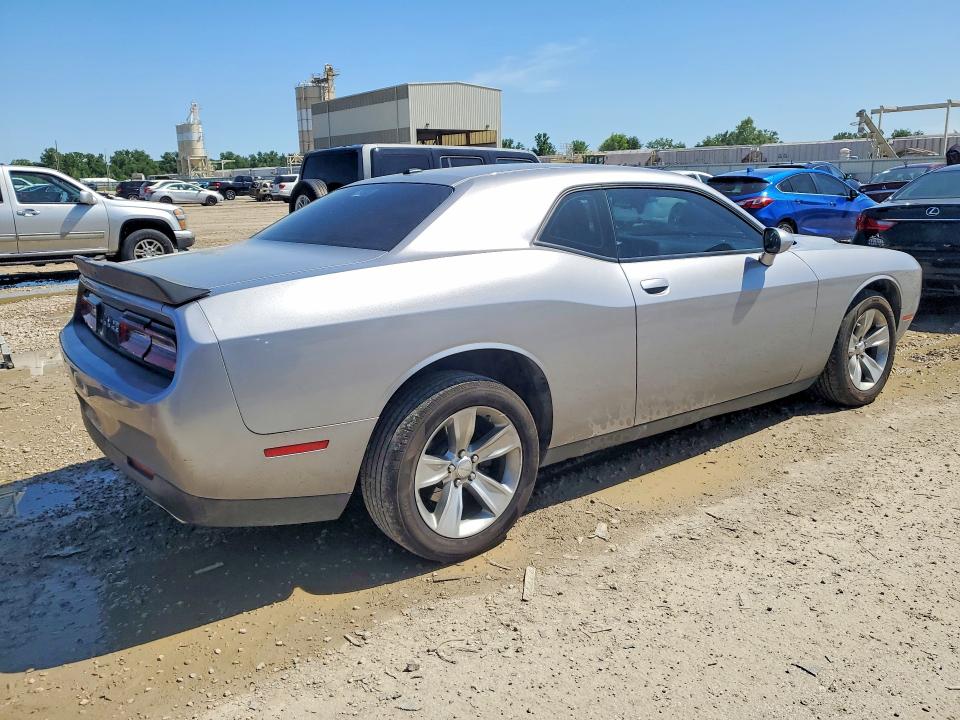 Photo 3 from auction – 2018 DODGE CHALLENGER with VIN 2C3CDZAG2JH317569