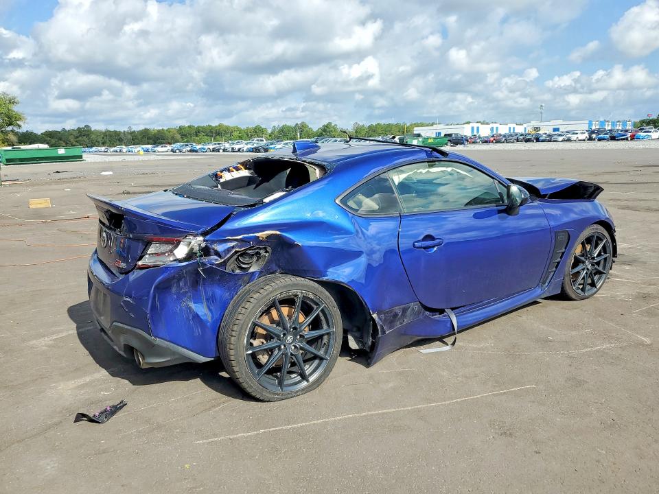 Photo 3 from auction – 2023 TOYOTA GR 86 with VIN JF1ZNBE17P9754305