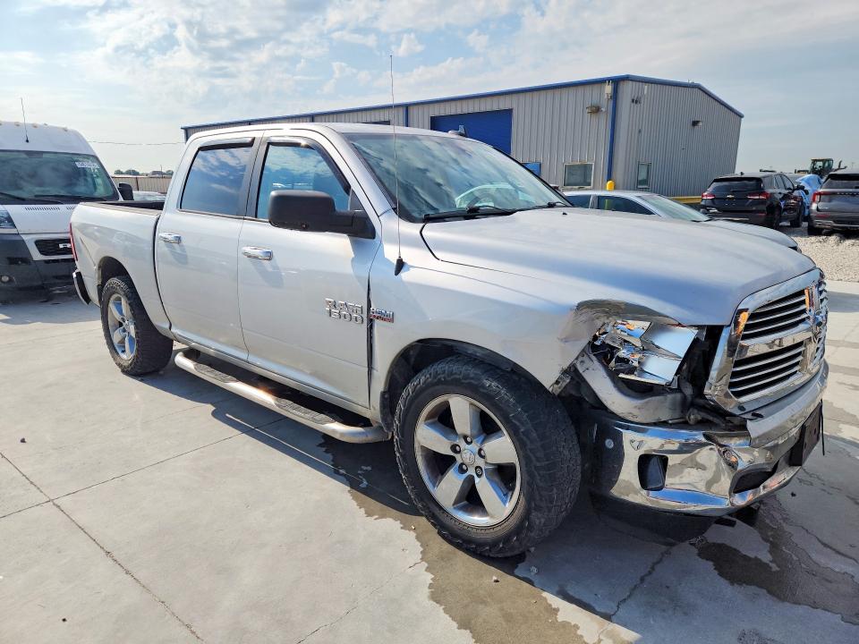 Photo 4 from auction – 2016 RAM 1500 with VIN 3C6RR6LT5GG300975