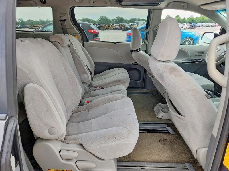 Photo 11 from auction – 2011 TOYOTA SIENNA with VIN 5TDKK3DC5BS167897