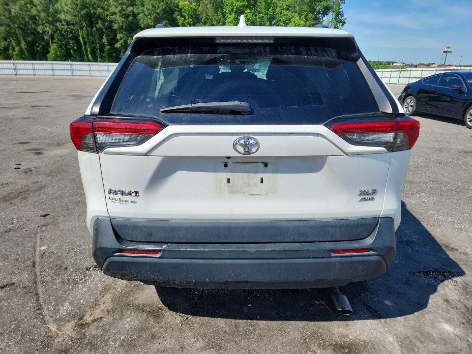 Photo 6 from auction – 2021 TOYOTA RAV4 with VIN 2T3P1RFVXMC193943