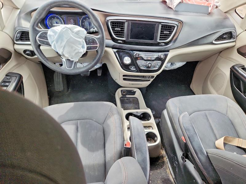 Photo 8 from auction – 2019 CHRYSLER PACIFICA with VIN 2C4RC1AG9KR628390