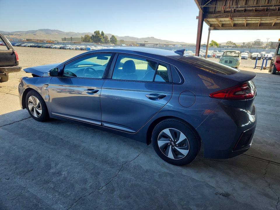 Photo 2 from auction – 2018 HYUNDAI IONIQ with VIN KMHC75LC2JU098918