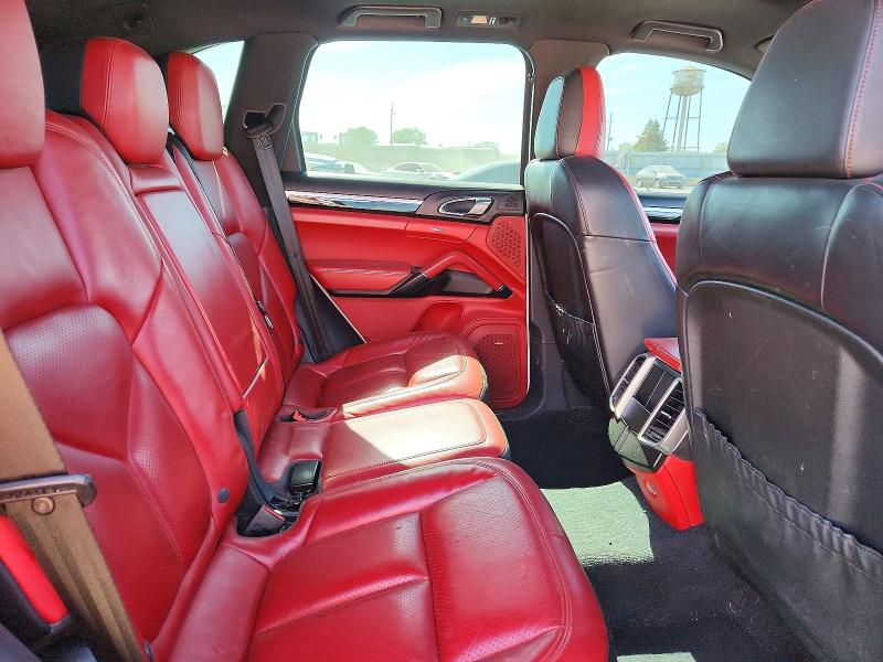 Photo 11 from auction – 2016 PORSCHE CAYENNE with VIN WP1AA2A25GLA02315