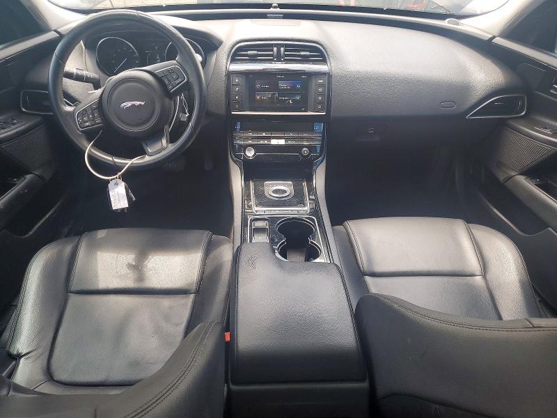 Photo 8 from auction – 2017 JAGUAR XE with VIN SAJAR4BG8HA962887