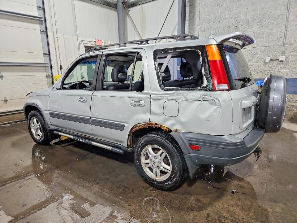 Photo 2 from auction – 1998 HONDA CR-V with VIN JHLRD1868WC043053