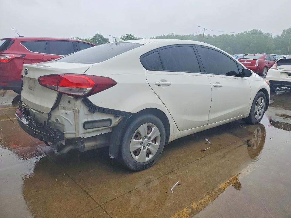 Photo 3 from auction – 2017 KIA FORTE with VIN 3KPFK4A75HE054324
