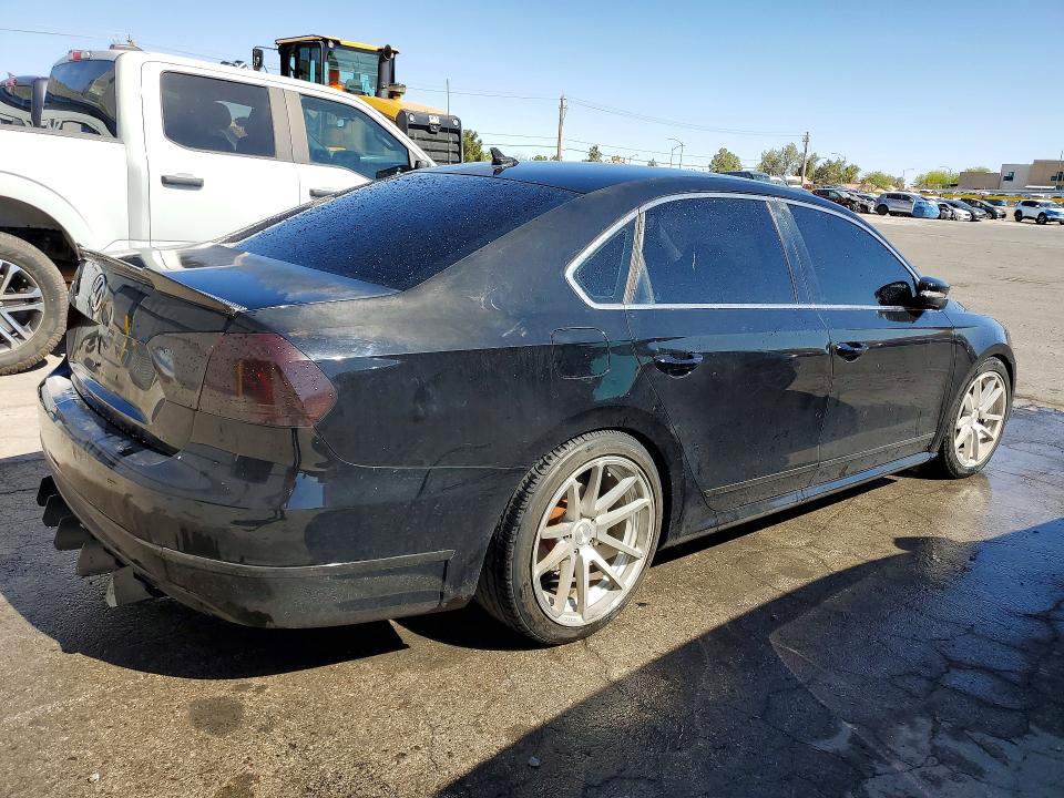 Photo 3 from auction – 2015 VOLKSWAGEN PASSAT with VIN 1VWCV7A38FC036071
