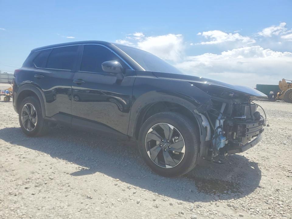Foto 4 de la subasta – 2024 NISSAN ROGUE con VIN 5N1BT3BB0RC674799