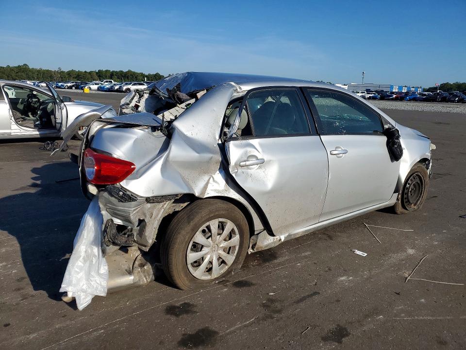 Photo 3 from auction – 2011 TOYOTA COROLLA with VIN JTDBU4EE9B9156366