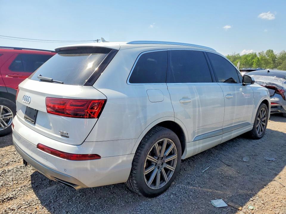 Photo 3 from auction – 2018 AUDI Q7 with VIN WA1VAAF71JD013597