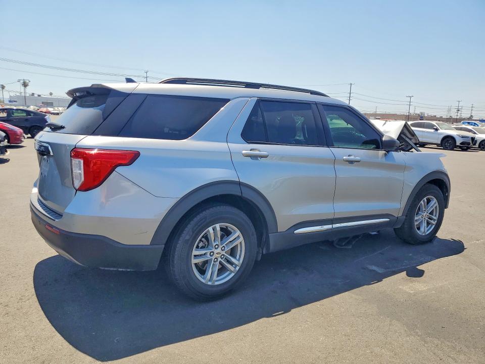 Photo 3 from auction – 2021 FORD EXPLORER with VIN 1FMSK7DH3MGB17351
