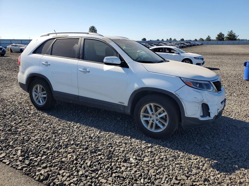 Photo 4 from auction – 2014 KIA SORENTO with VIN 5XYKTCA67EG465218
