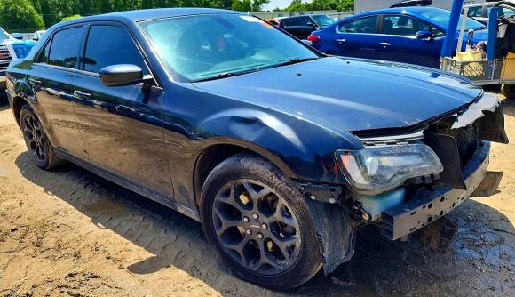 Photo 4 from auction – 2019 CHRYSLER 300 with VIN 2C3CCAGG5KH536829