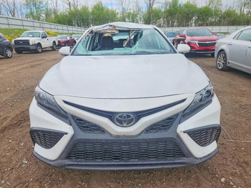 Photo 5 from auction – 2022 TOYOTA CAMRY with VIN 4T1T11AK2NU655532