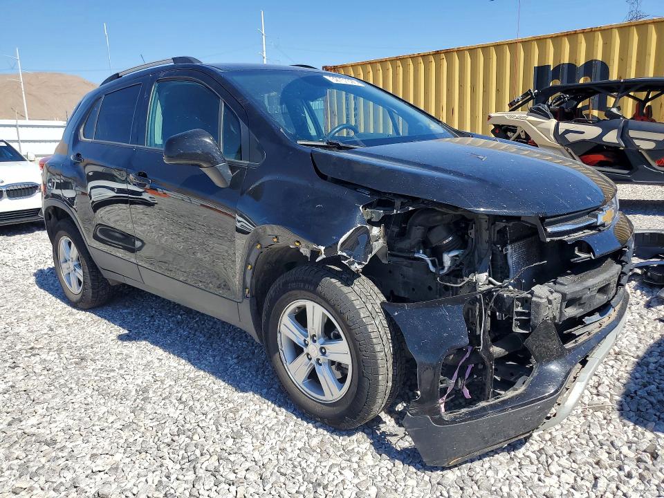 Zdjęcie 4 z aukcji – 2021 CHEVROLET TRAX z VIN KL7CJPSM7MB372297