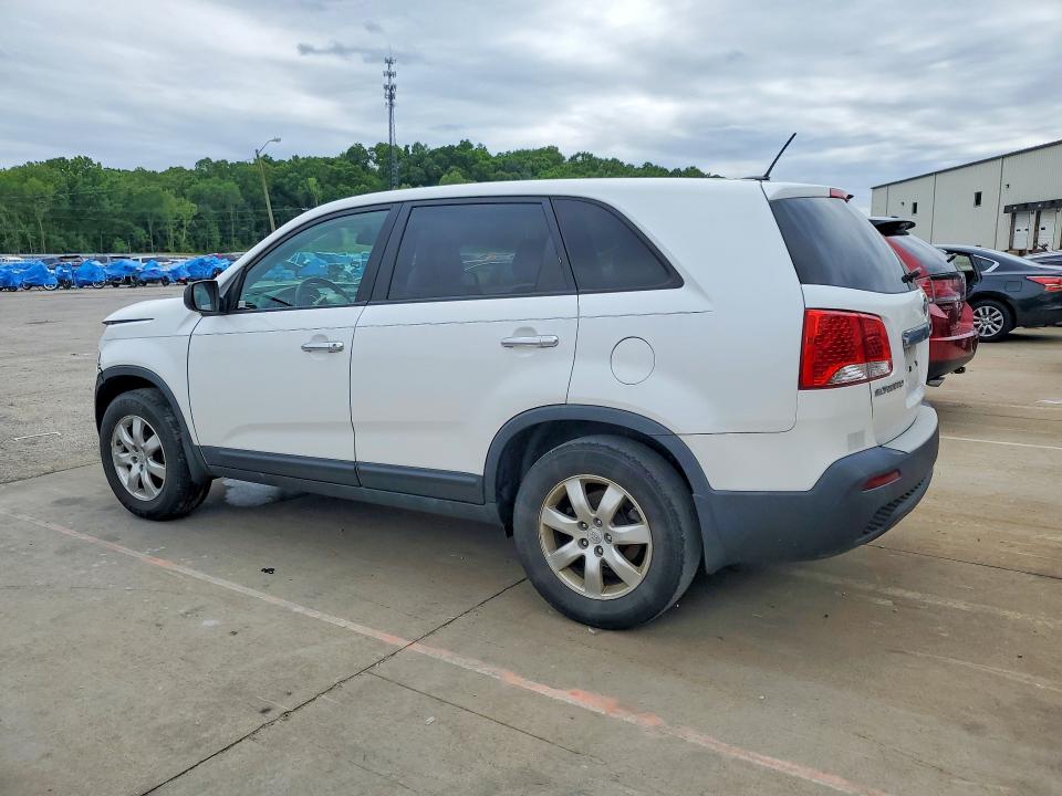 Photo 2 from auction – 2011 KIA SORENTO with VIN 5XYKT3A1XBG030399