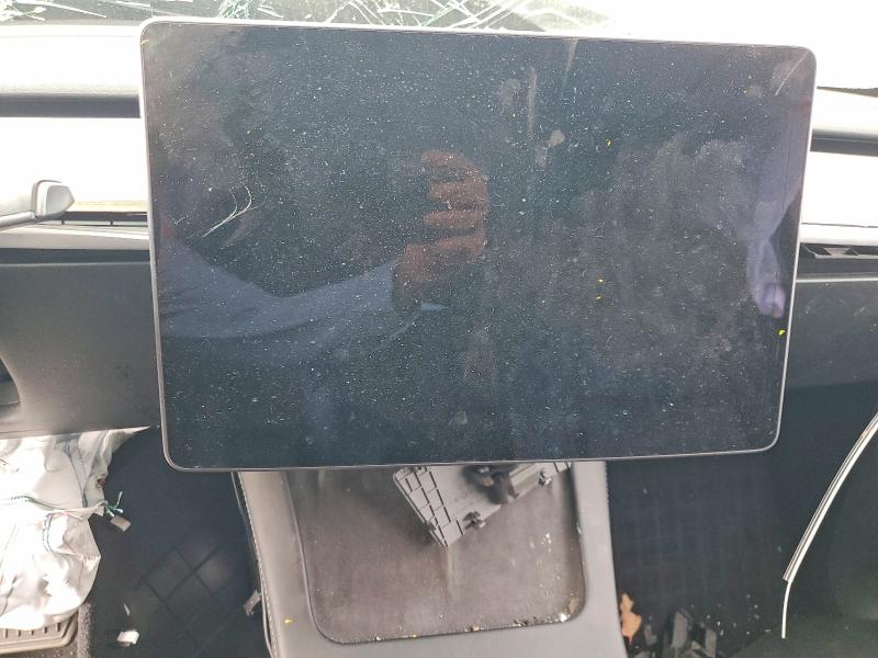 Photo 9 from auction – 2021 TESLA MODEL Y with VIN 5YJYGDEE1MF199531