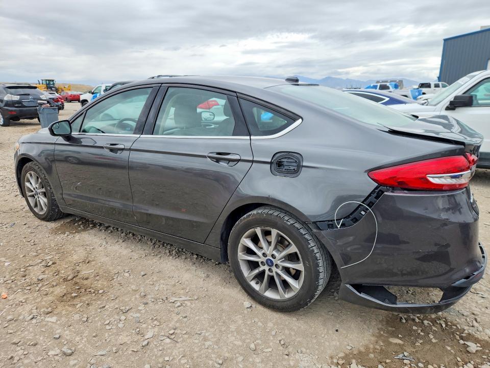 Photo 2 from auction – 2017 FORD FUSION with VIN 3FA6P0H72HR336886