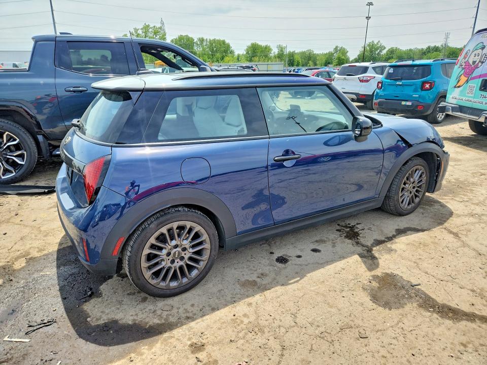 Photo 3 from auction – 2025 MINI COOPER with VIN WMW13GD02S2W48619
