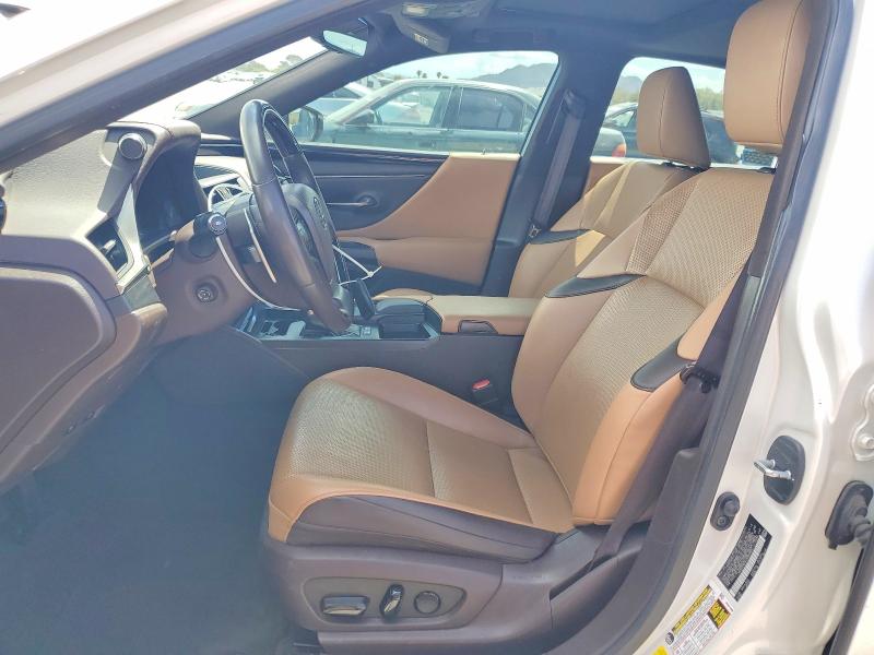 صورة رقم 7 من المزاد - 2020 LEXUS ES مع VIN 58AD21B14LU004688