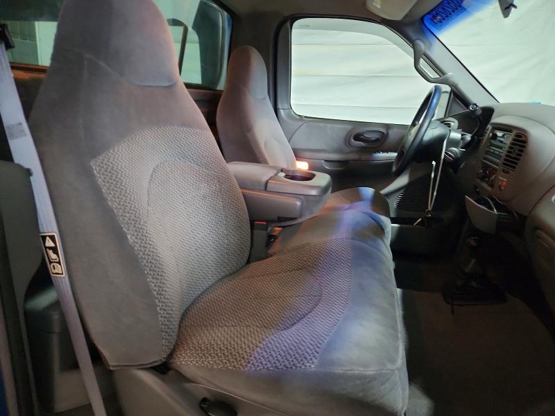 Photo 10 from auction – 2000 FORD F150 with VIN 1FTZF1829YNB02008