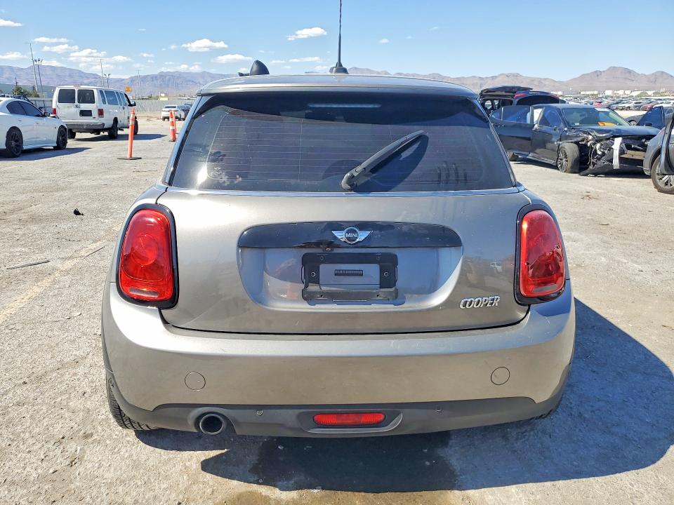 Photo 6 from auction – 2018 MINI COOPER with VIN WMWXP5C59J2G62616