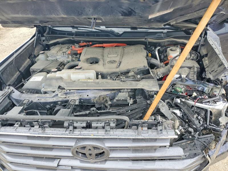 Photo 12 from auction – 2023 TOYOTA SEQUOIA with VIN 7SVAAABA1PX016874