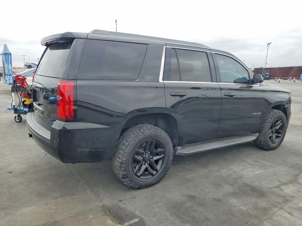 Фото 3 с аукциона – 2016 CHEVROLET TAHOE с VIN 1GNSCBKC8GR335751