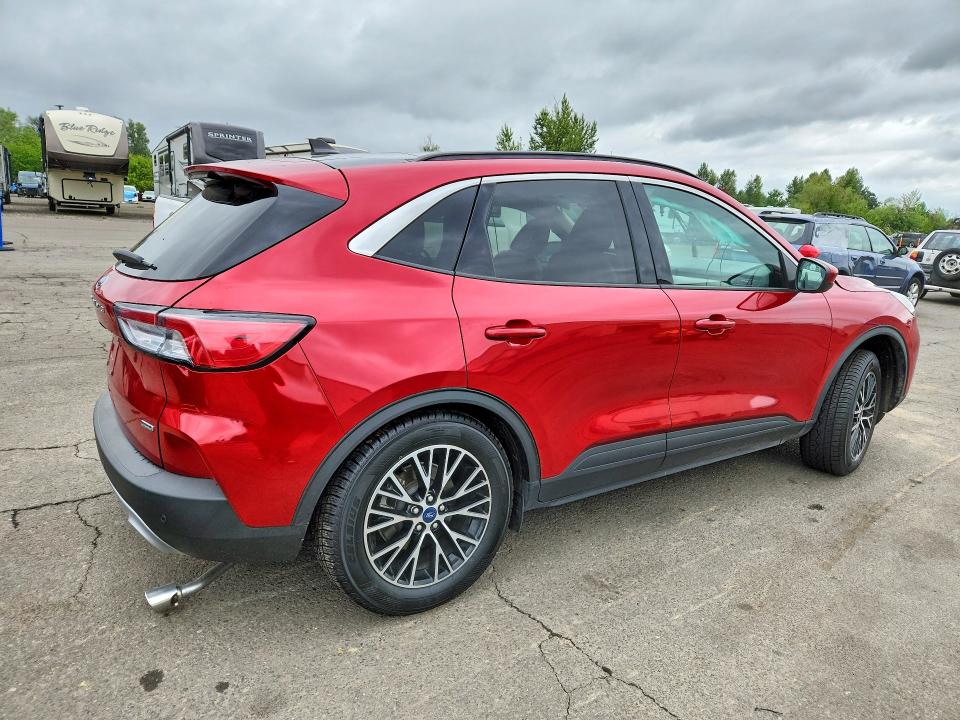 Photo 3 from auction – 2022 FORD ESCAPE with VIN 1FMCU0KZ0NUB95722