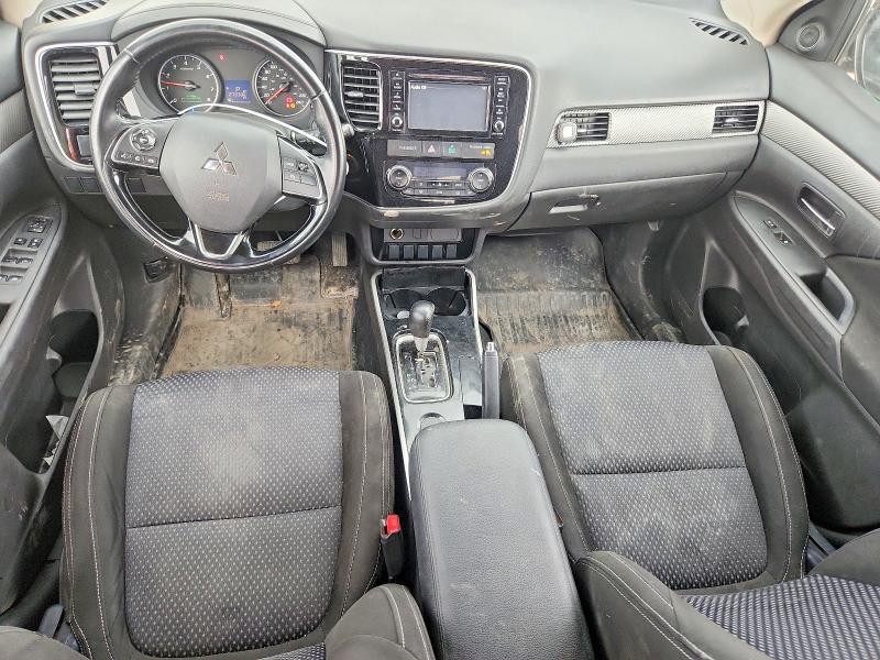 Photo 8 from auction – 2017 MITSUBISHI OUTLANDER with VIN JA4AD2A39HZ606640