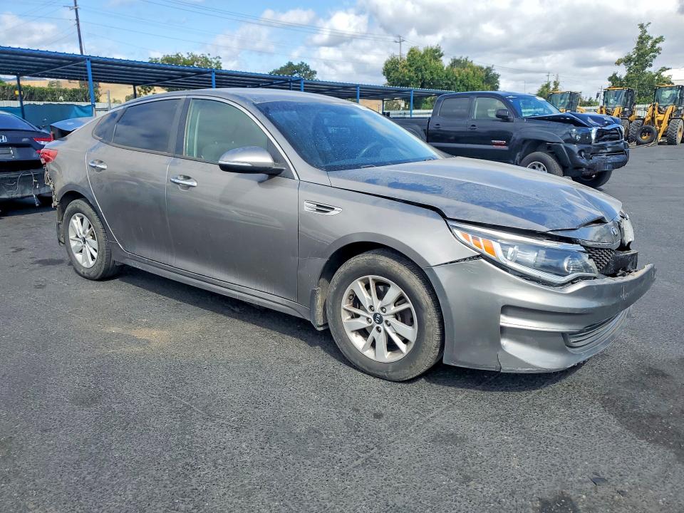 Photo 4 from auction – 2016 KIA OPTIMA with VIN 5XXGT4L35GG081430