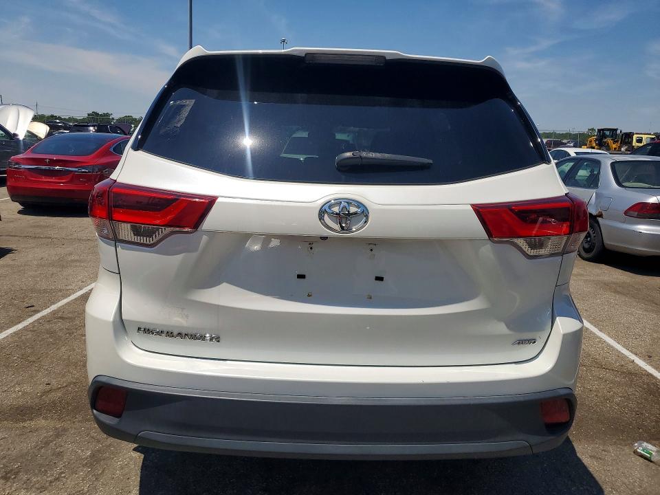 Photo 6 from auction – 2019 TOYOTA HIGHLANDER with VIN 5TDBZRFH9KS720400
