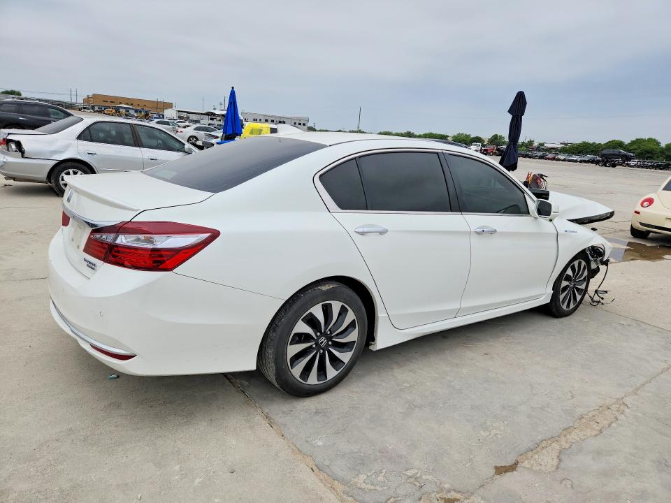 Photo 3 from auction – 2017 HONDA ACCORD with VIN JHMCR6F78HC003196