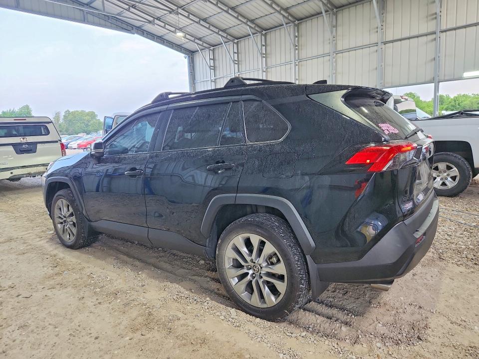 Photo 2 from auction – 2019 TOYOTA RAV4 with VIN 2T3A1RFV5KW078104