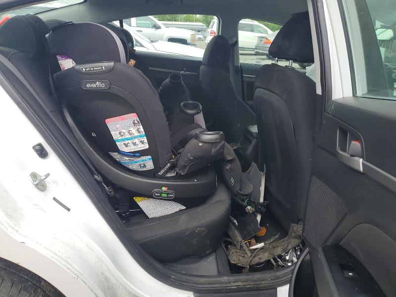 Photo 10 from auction – 2018 HYUNDAI ELANTRA with VIN 5NPD84LF1JH367804