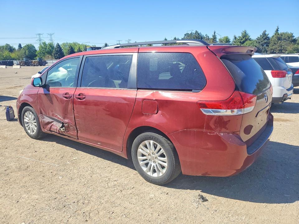 Photo 2 from auction – 2014 TOYOTA SIENNA with VIN 5TDYK3DC0ES430005