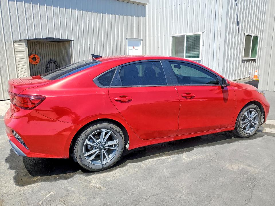 Photo 3 from auction – 2023 KIA FORTE with VIN 3KPF24AD5PE550129