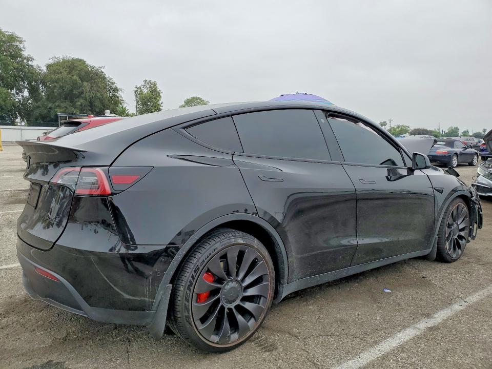 Photo 3 from auction – 2022 TESLA MODEL Y with VIN 7SAYGDEF4NF415692
