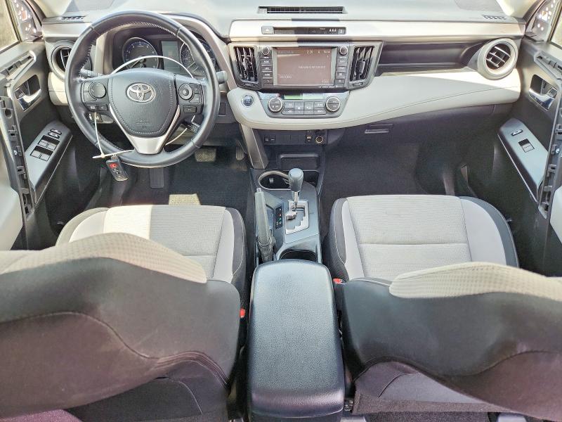 Photo 8 from auction – 2017 TOYOTA RAV4 with VIN JTMRFREV8HD201390