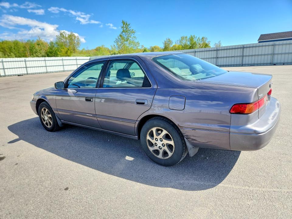 Photo 2 from auction – 1998 TOYOTA CAMRY with VIN 4T1BF28K8WU056628