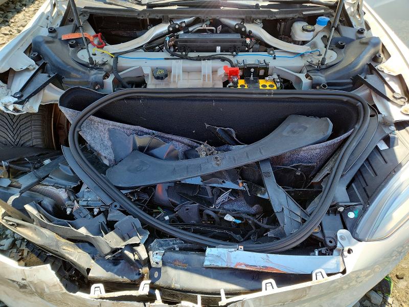 Photo 11 from auction – 2016 TESLA MODEL S with VIN 5YJSA1E27GF153850