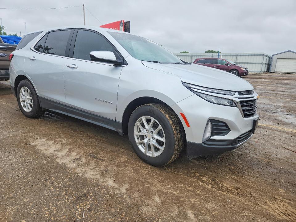 Photo 4 from auction – 2022 CHEVROLET EQUINOX with VIN 3GNAXTEV4NL139796
