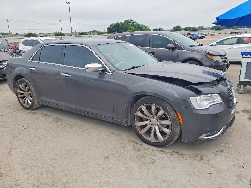 Zdjęcie 4 z aukcji – 2019 CHRYSLER 300 z VIN 2C3CCAEG3KH698168