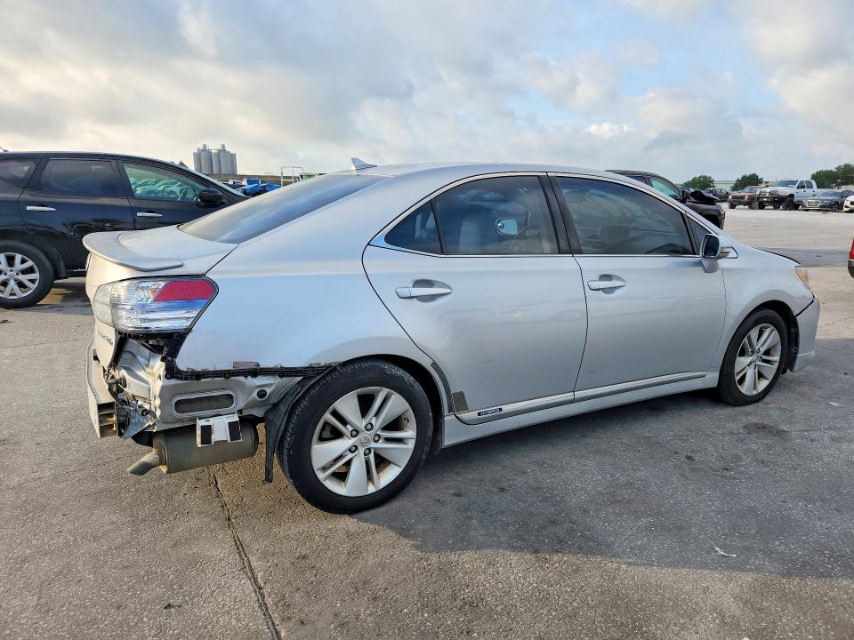 Photo 3 from auction – 2011 LEXUS HS with VIN JTHBB1BA8B2043859