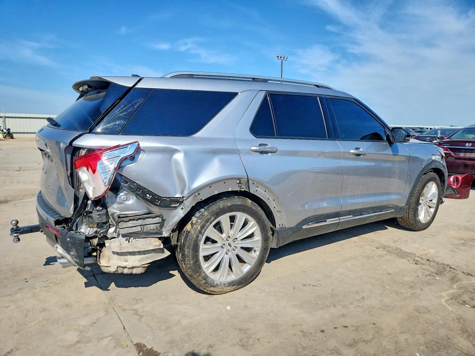Фото 3 с аукциона – 2022 FORD EXPLORER с VIN 1FMSK7FH8NGB64129