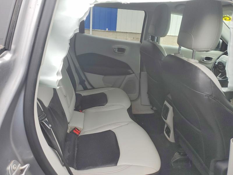 Photo 11 from auction – 2018 JEEP COMPASS with VIN 3C4NJDCB8JT270024