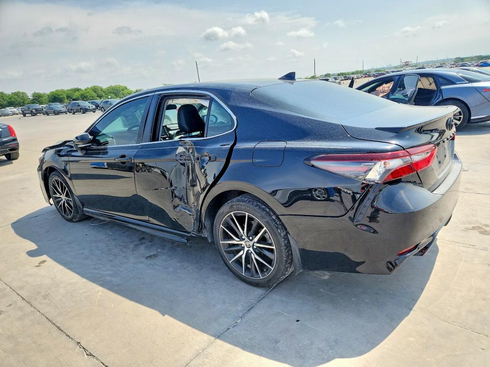 Photo 2 from auction – 2023 TOYOTA CAMRY with VIN 4T1G11AK2PU787596