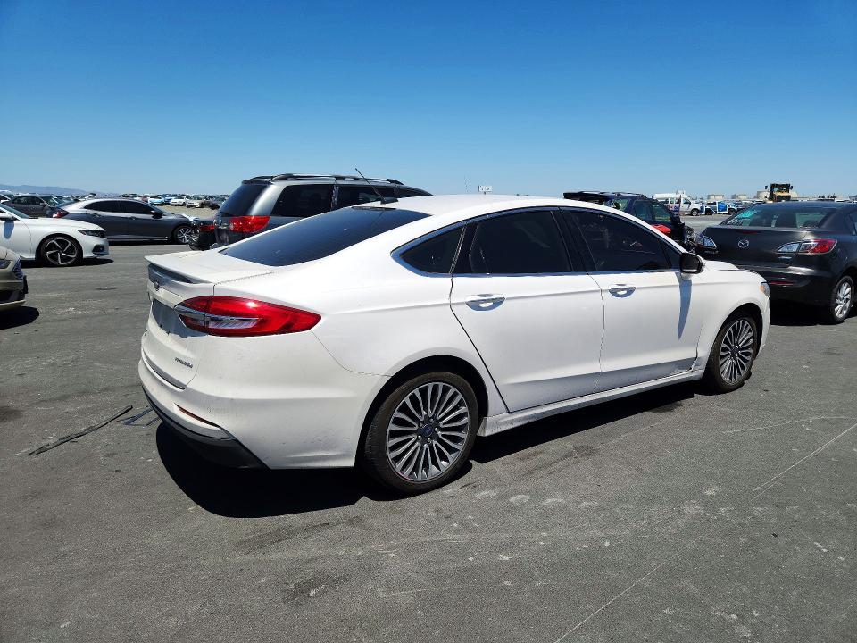 Photo 3 from auction – 2019 FORD FUSION with VIN 3FA6P0SU3KR232607