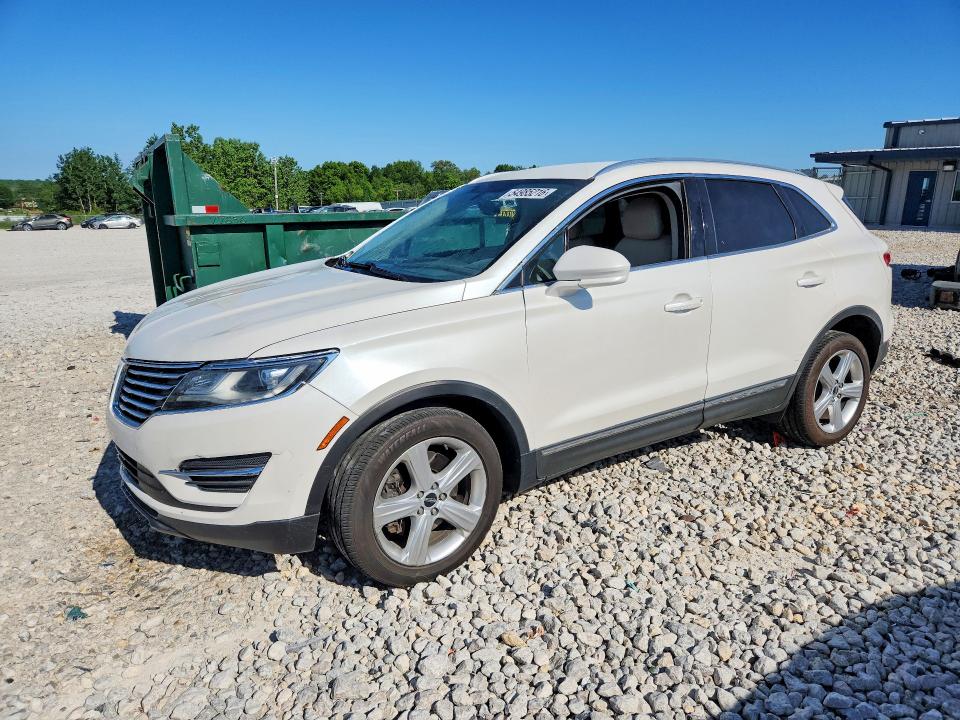 LINCOLN MKC 2017 with VIN 5LMCJ1D96HUL44566 - Photo from auction